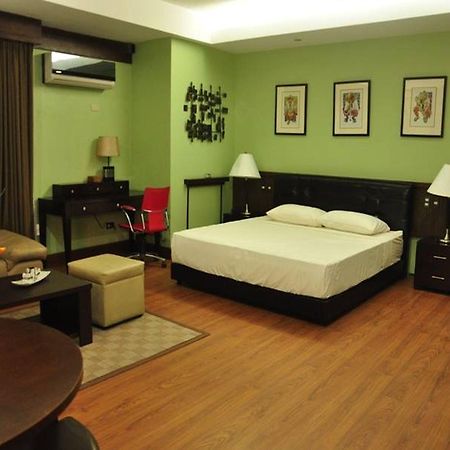 Casa Verde Boutique Hotel And Gardens Imus Exterior photo