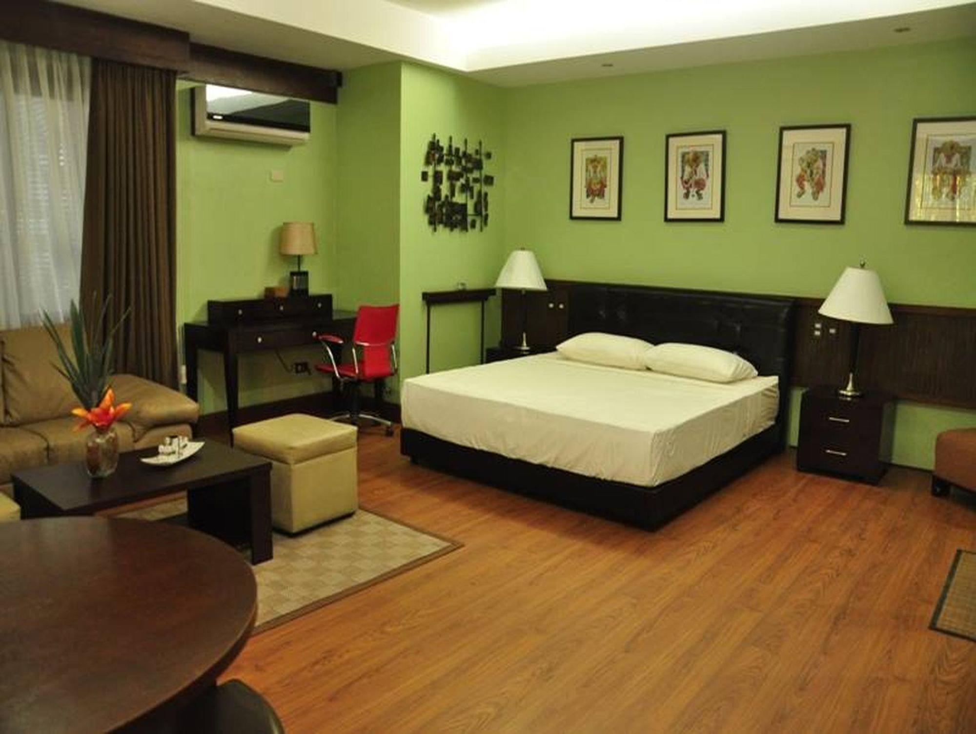 Casa Verde Boutique Hotel And Gardens Imus Exterior photo