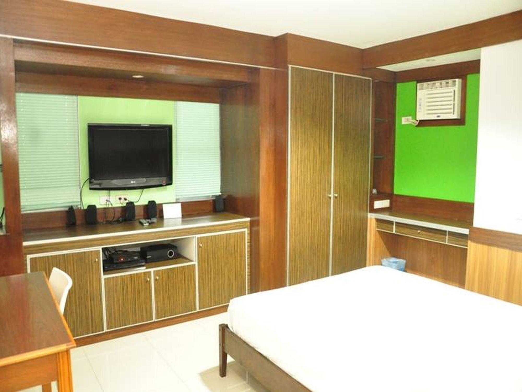 Casa Verde Boutique Hotel And Gardens Imus Exterior photo