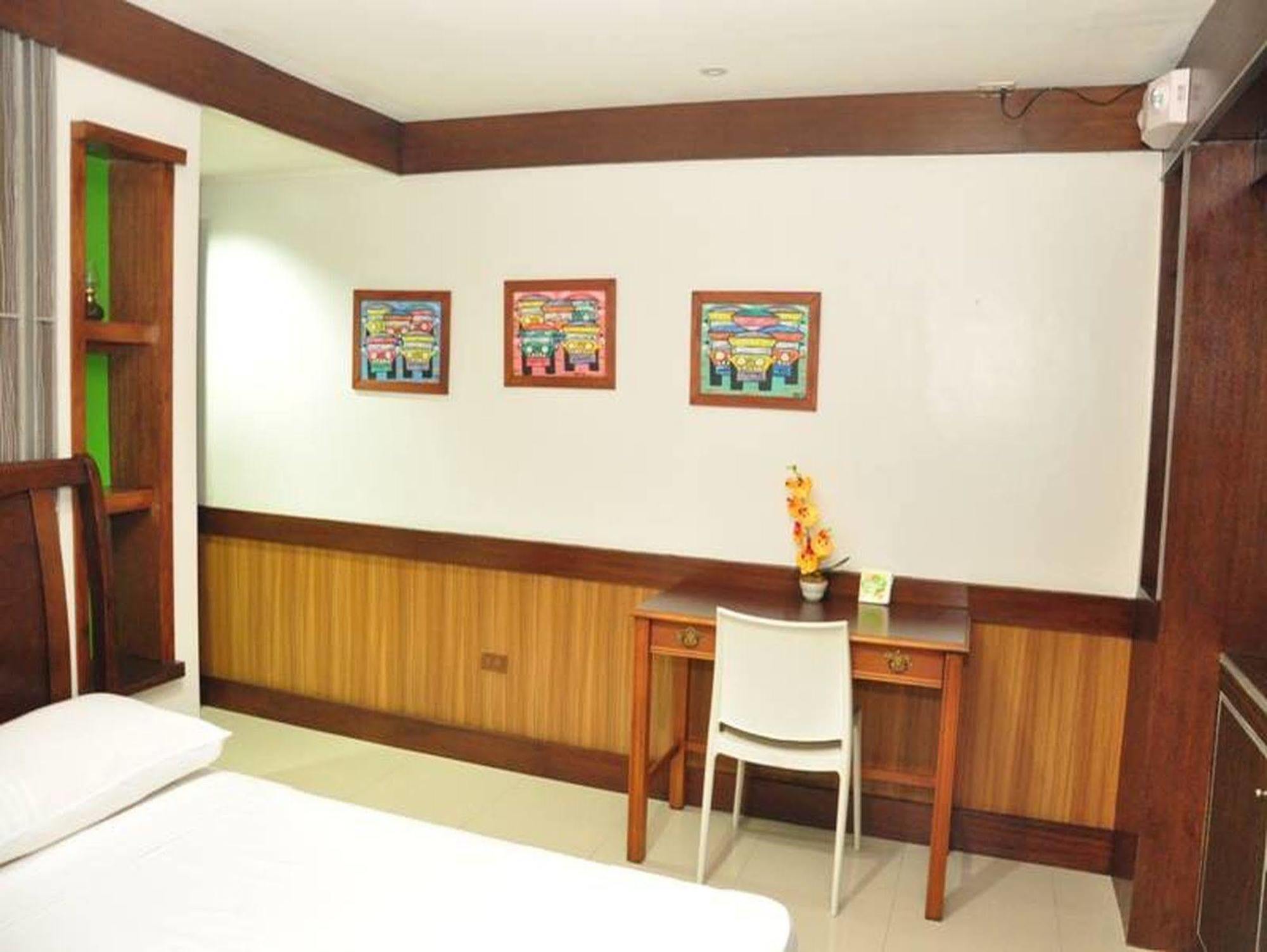 Casa Verde Boutique Hotel And Gardens Imus Exterior photo